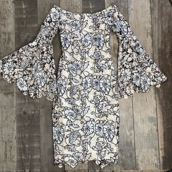 PASDUCHAS Ivy Grove Floral Bell Sleeve Off the Shoulder Midi Dress - Picture 7 of 14